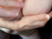 大奶子骚妇车内挂挡杆坐插自慰