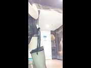 无毛一线天粉木耳奈奈一多秀 身材丰满性感 一线天粉穴水汪汪 坐在马桶上飙尿