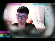 酒店偷拍娇小漂亮的牛仔短裤大学美女-1
