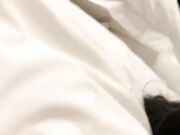 约垂涎已久的小姨子吃饭实在忍不住带到酒店给办了