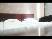 刚下海的极品妞 活儿好不墨迹 趴着后入特有征服感