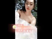 私圈大二骚妹浙江美术学院气质美女吴X晶清纯薄纱白裙子凉亭内露出搔首弄姿淫态挑逗
