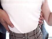 性冷淡的小萌妹,第一次被男人玩弄到淫汁溢出高潮不停