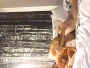 强壮纹身男酒店狂操身材性感苗条的气质女神美女,干完一次没过瘾又接着操,呻吟真销魂.边干边拍!