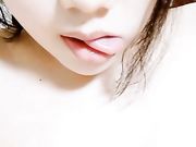 白肤美艺校美女主播好想用手捏一下她那完美的奶子看看是不是真的