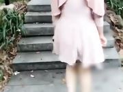 美女公园散步时被人尾随搭讪挑逗后在凉亭啪啪