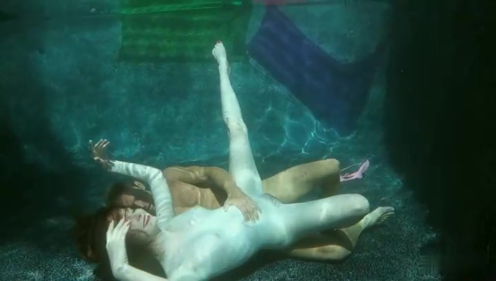 唯美水下美人鱼舔嫩穴游到水底浮着裸体啪啪